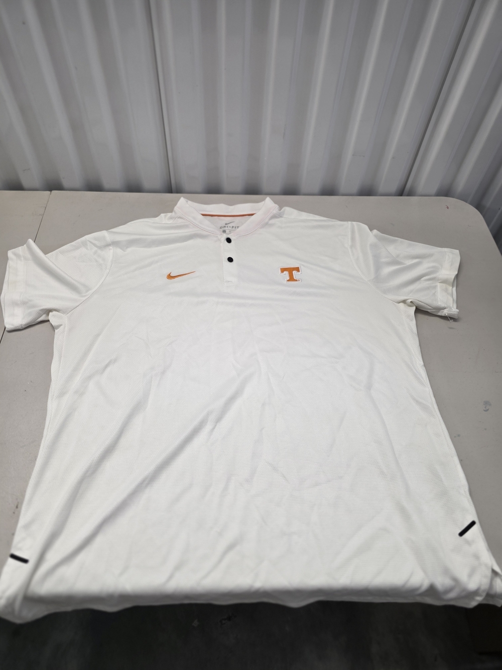 NIKE Dri-Fit Men's XL Tennessee Vols Short Sleeve 2 Button Polo Shirt